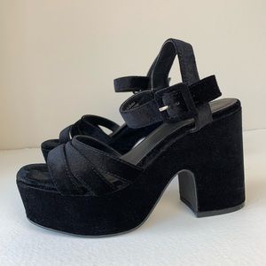 Velvet platform shoes